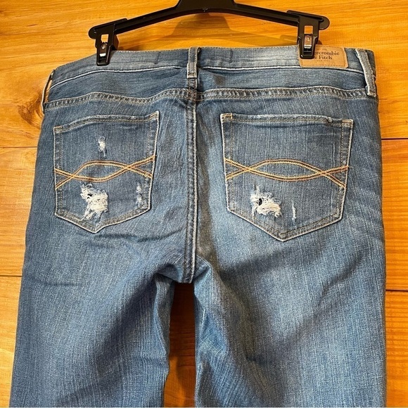 Abercrombie & Fitch Distressed Mid Rise Jeans 26 - Picture 4 of 10